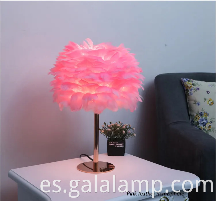 Elegante lámpara de escritorio de plumas de oro rosa para habitaciones elegantes